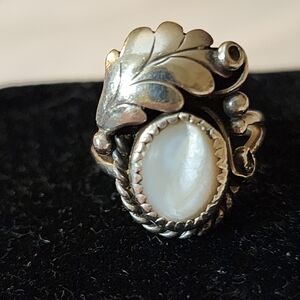 Vintage-Inspired Silver and Cream Leaf Ring
